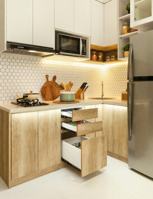 pexels-hakimsatoso-5556173